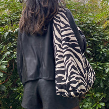 Load image into Gallery viewer, Large FRINO Tote - Zebra