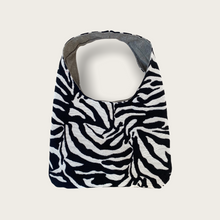 Load image into Gallery viewer, JAZZ Tote - Zebra
